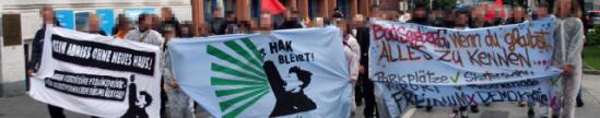 "Kein Abriss ohne neues Haus" forderten heute mehr als 100 DemonstrantInnen in Kiel (Foto: HaK) Transparente der HaK-Demo, 19.7.2012 Kiel