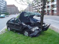 Irgendein Unfall in Kopenhagen, übliches Szenario auch hierzulande: 3.648 Menschen starben 2010 im deutschen Straßenverkehr (Foto: wikipedia) Irgendein Unfall in Kopenhagen, übliches Szenario auch hierzulande: