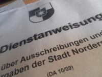 Deckblatt der Norderstedter Dienstanweisung zu Ausschreibungen und Vergaben (Foto: Infoarchiv) Foto vom Deckblatt der Norderstedter Dienstanweisung zu Ausschreib. u. Vergaben